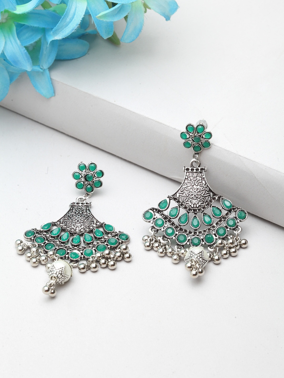 

Moedbuille Green & Silver-Plated Classic Drop Earrings