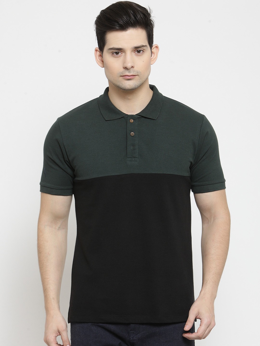 

Kalt Men Black & Green Colourblocked Polo Collar T-shirt