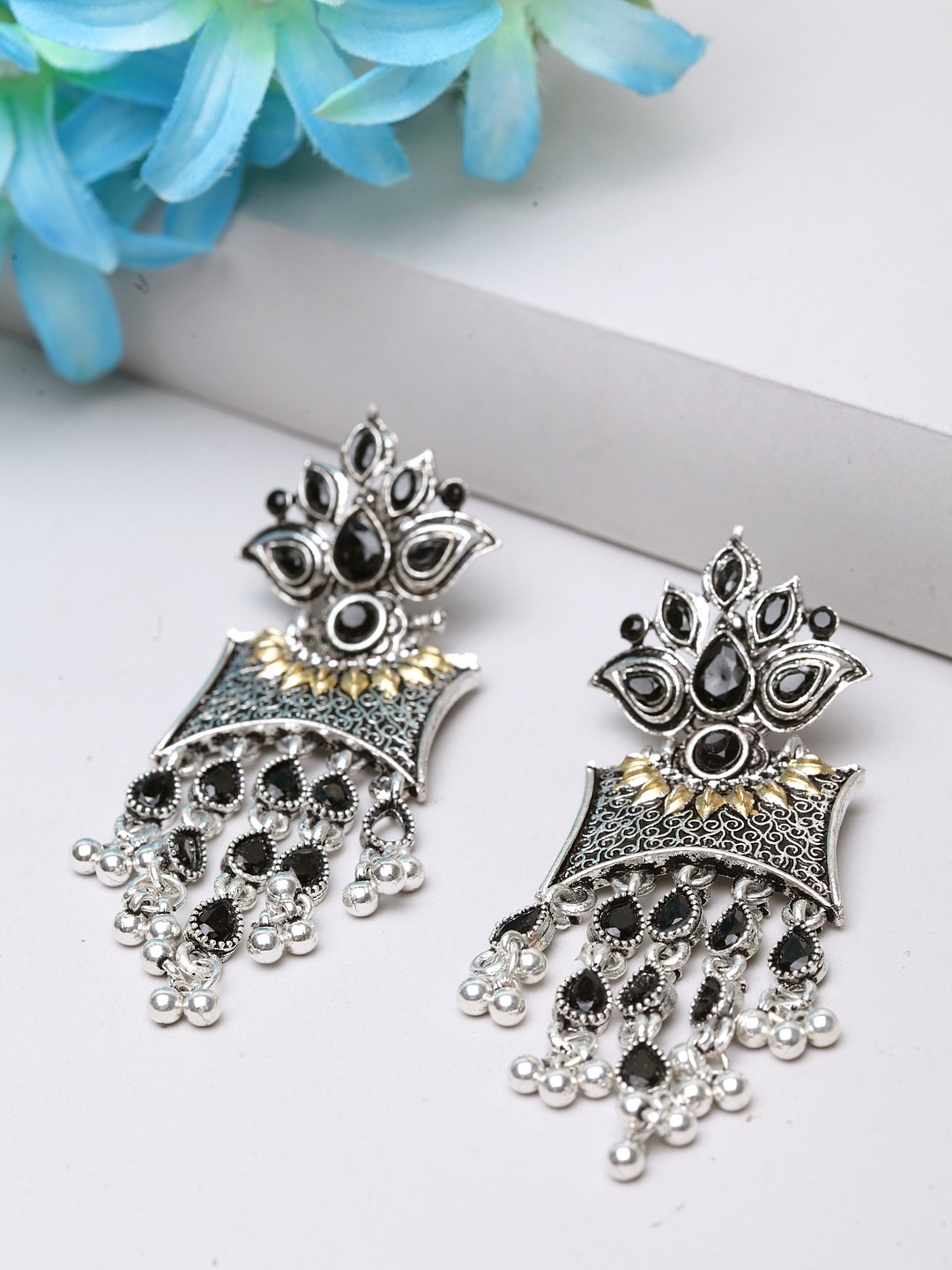 

Moedbuille Black & Silver-Plated Handcrafted Square Drop Earrings