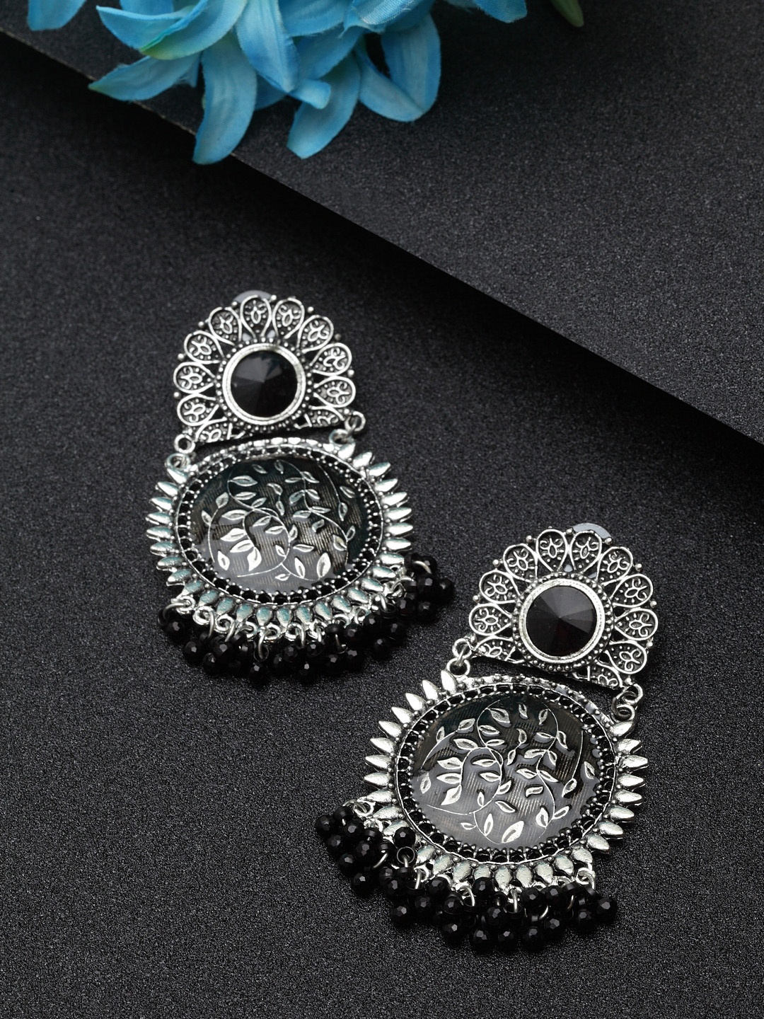 

Moedbuille Black Circular Drop Earrings