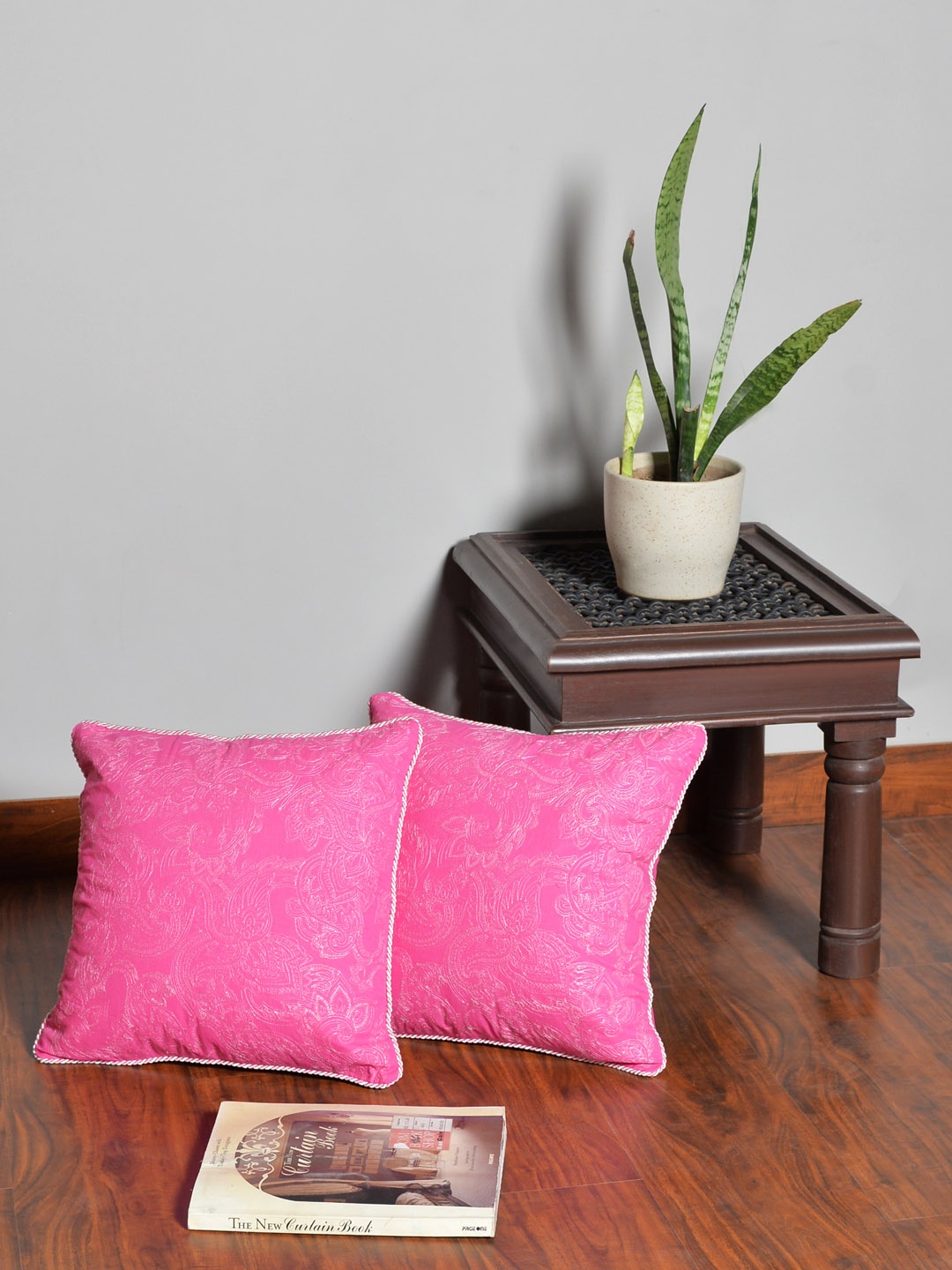 

Deco Window Pink Set of 2 Floral Square Cushion Covers