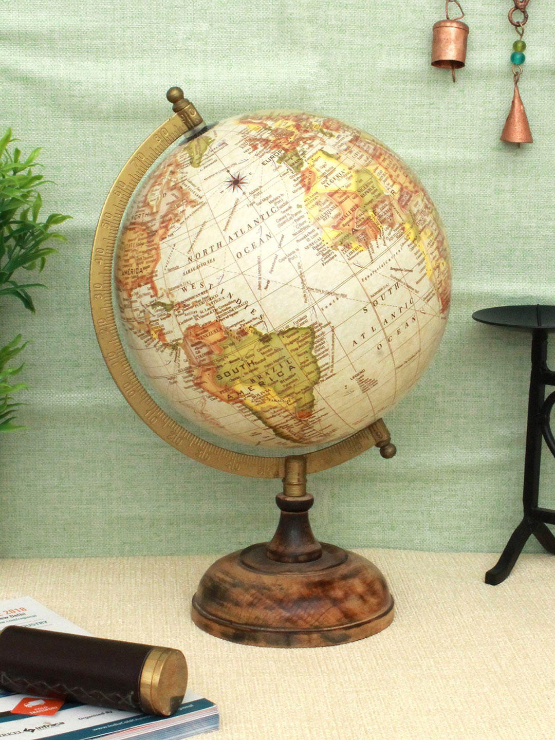 

Home Sparkle Brown & White Antique Globe Showpiece