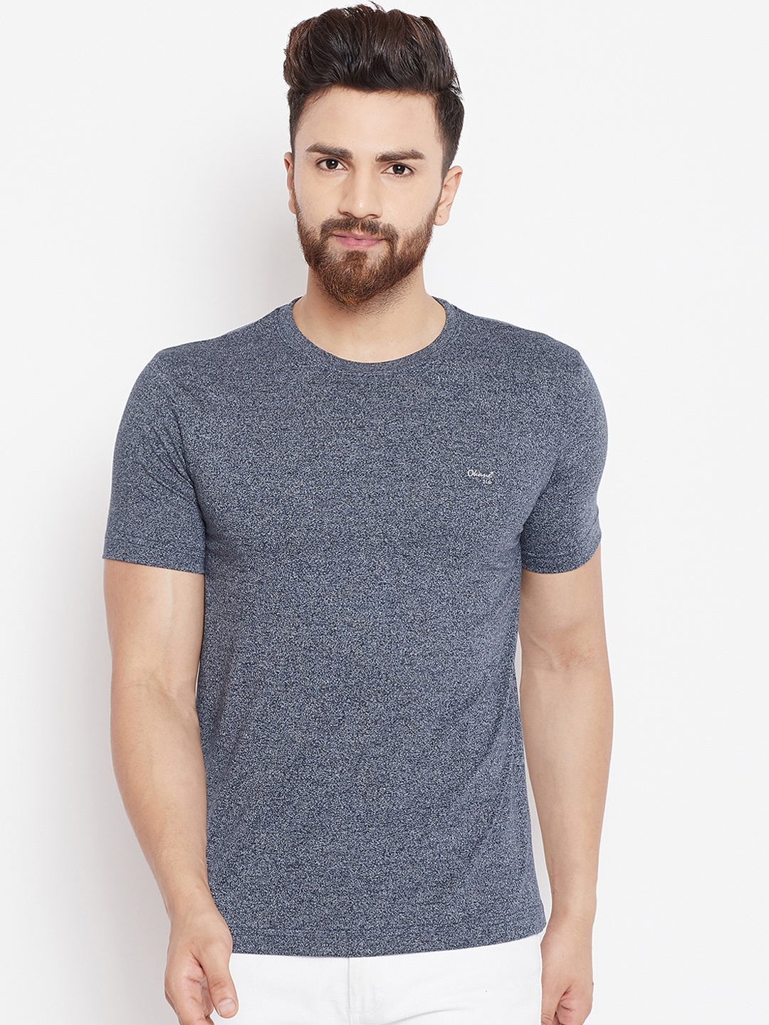 

Okane Men Navy Blue Solid Round Neck T-shirt