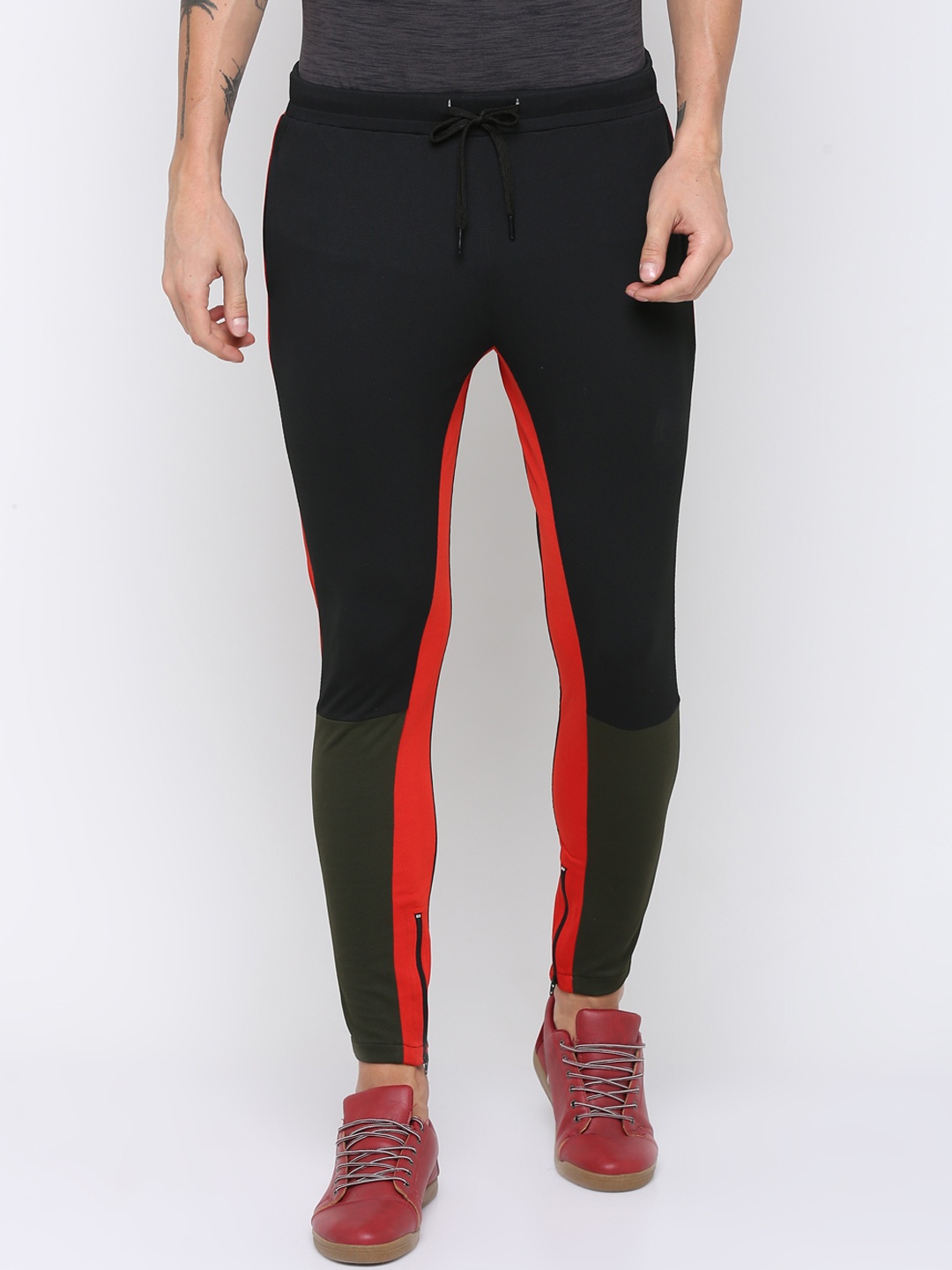

PERFKT-U Men Black Solid Straight-Fit Trackpants