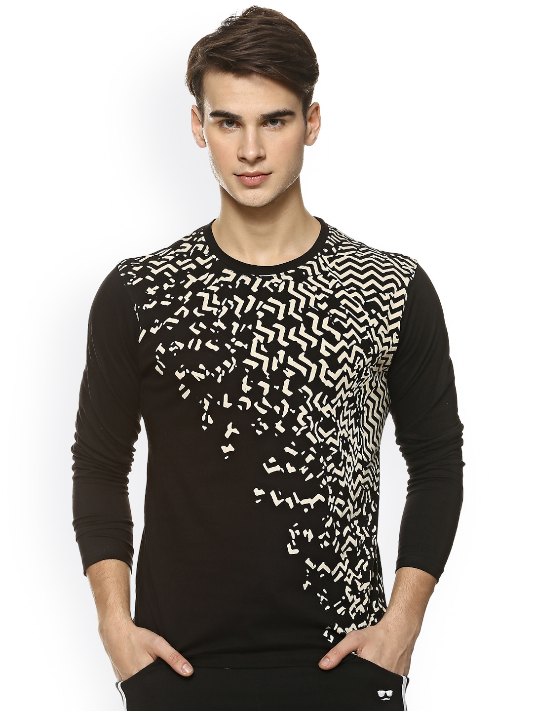 

Campus Sutra Men Black Printed Round Neck T-shirt