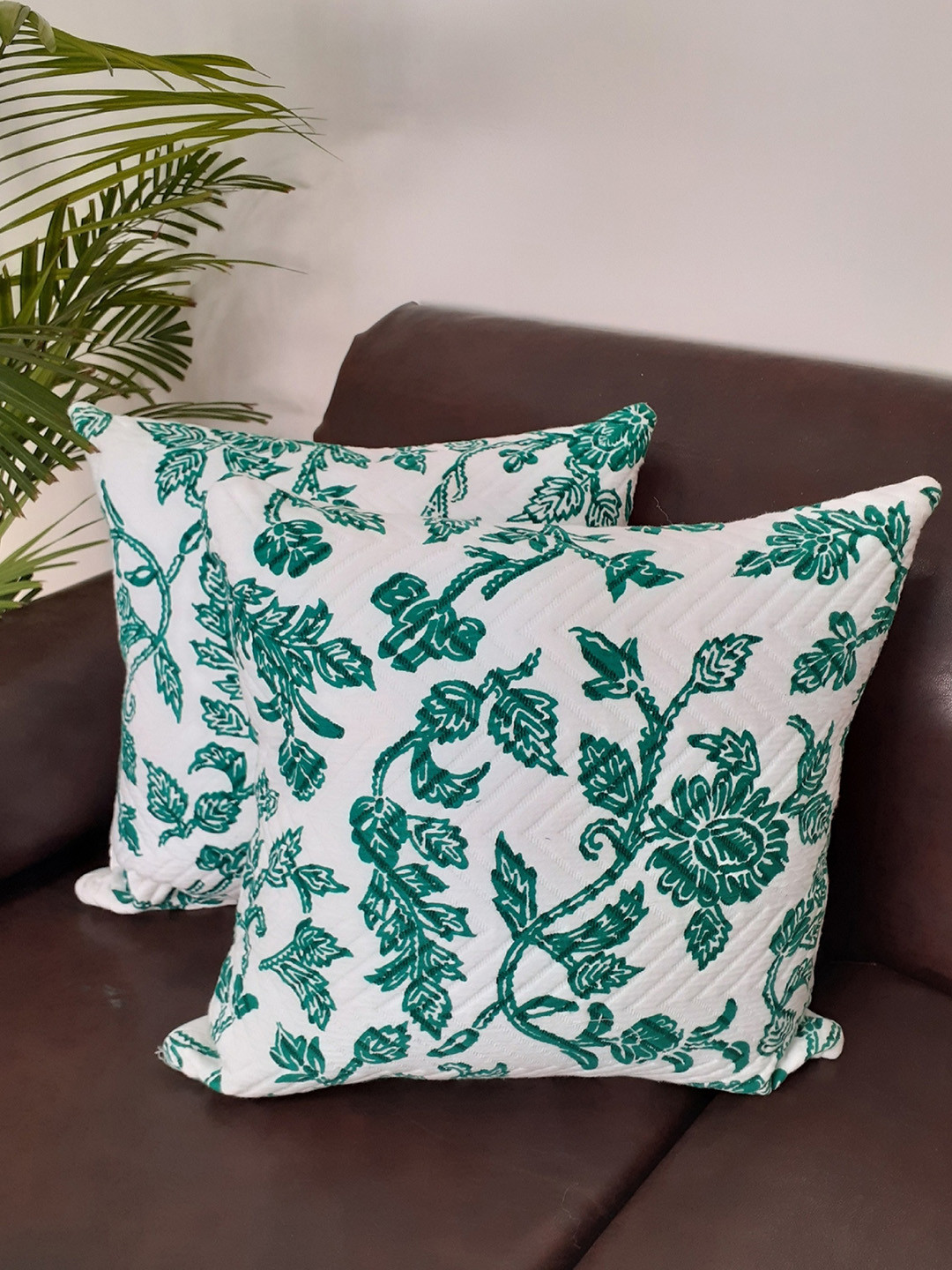 

Avira Home Set of 2 Printed Cushion Covers, Green