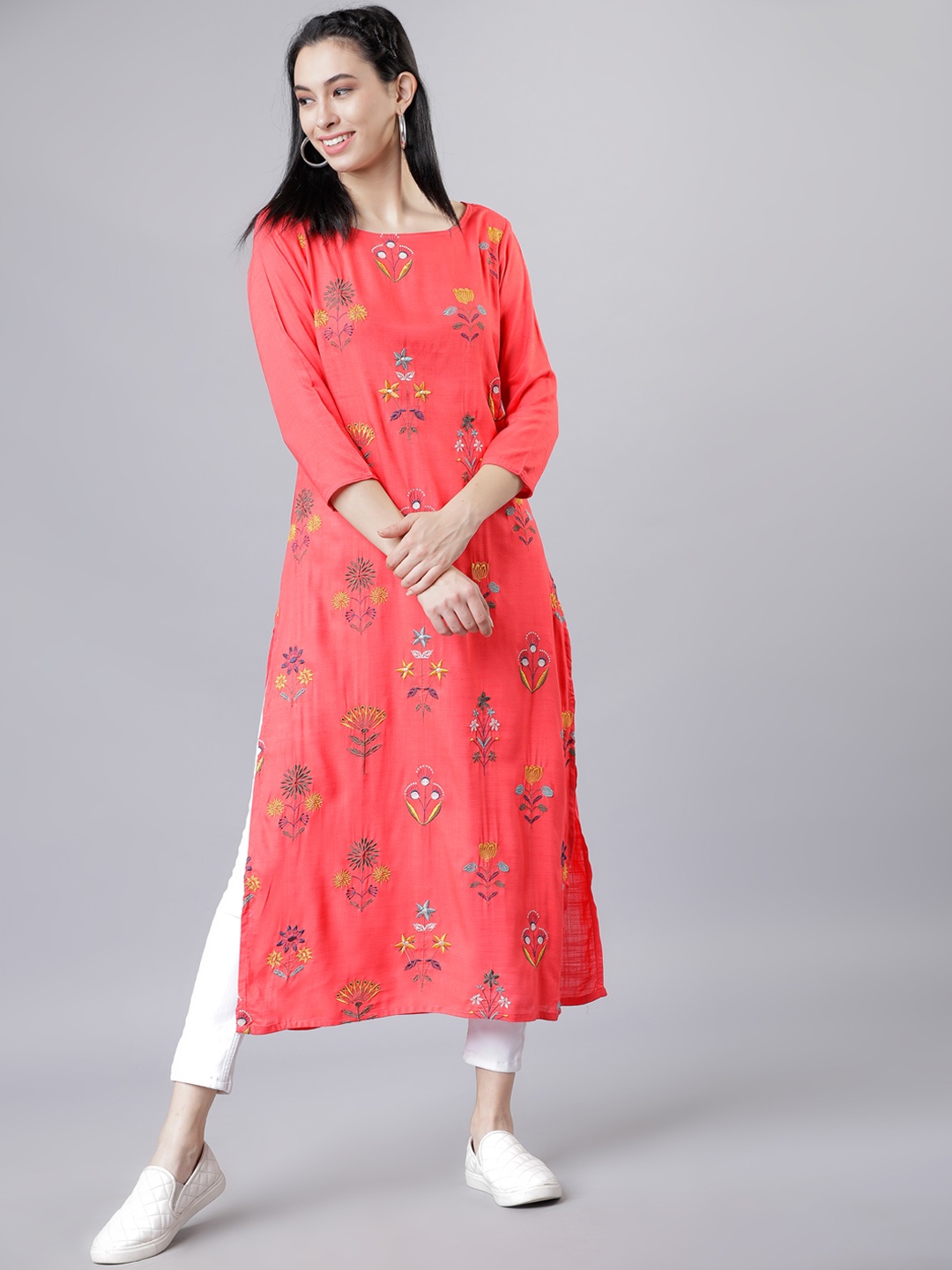 

Vishudh Women Coral Embroidered Straight Kurta