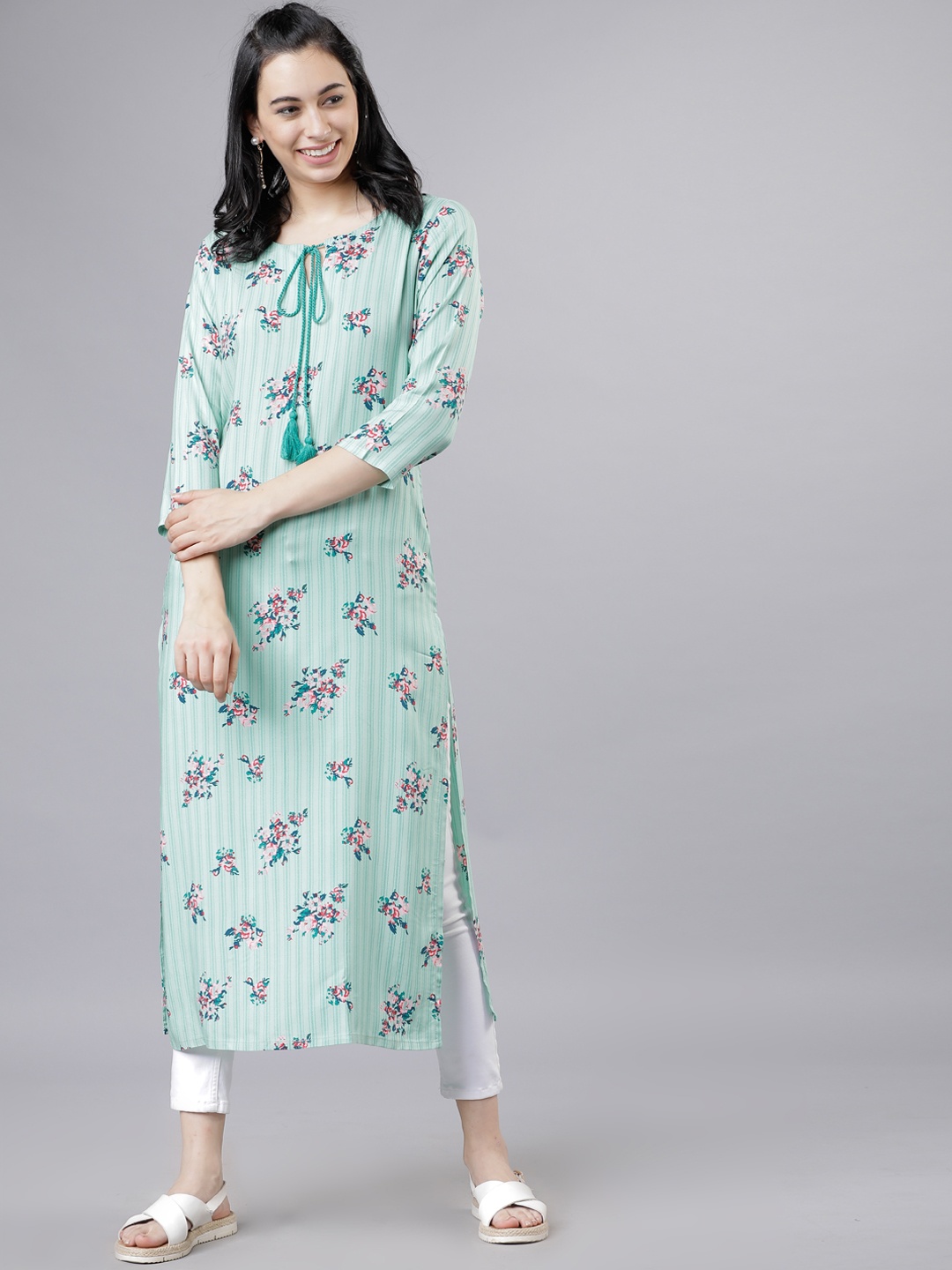 

Vishudh Women Green Floral Print Straight Kurta