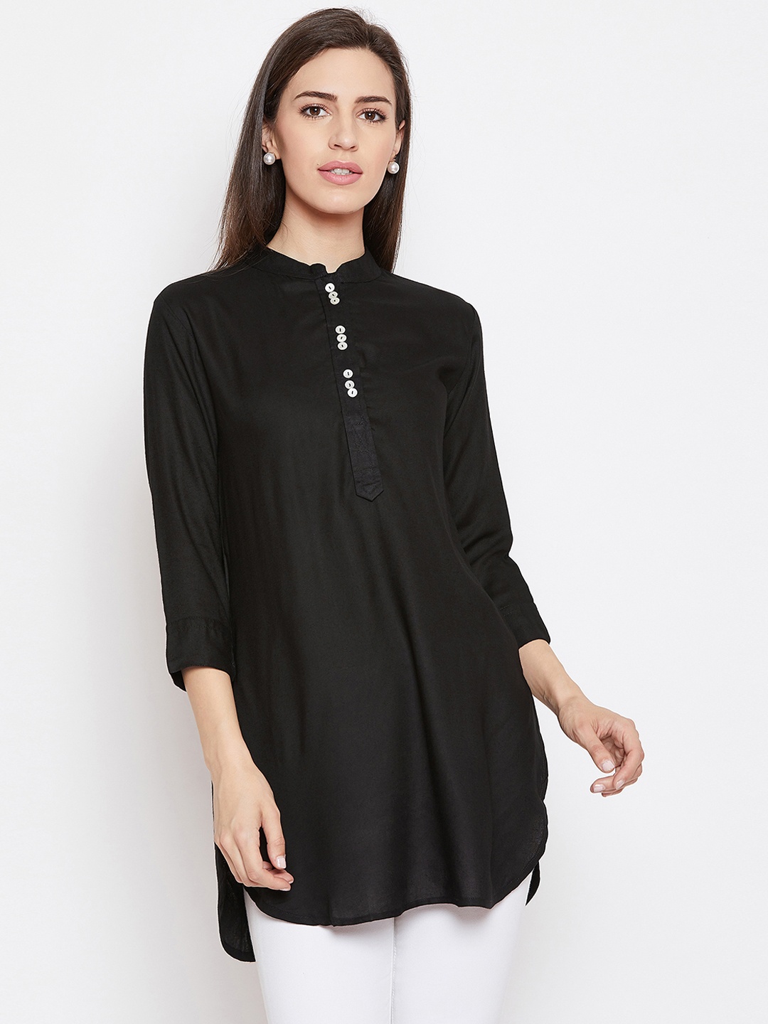 

FABNEST Women Black Solid Straight Kurti
