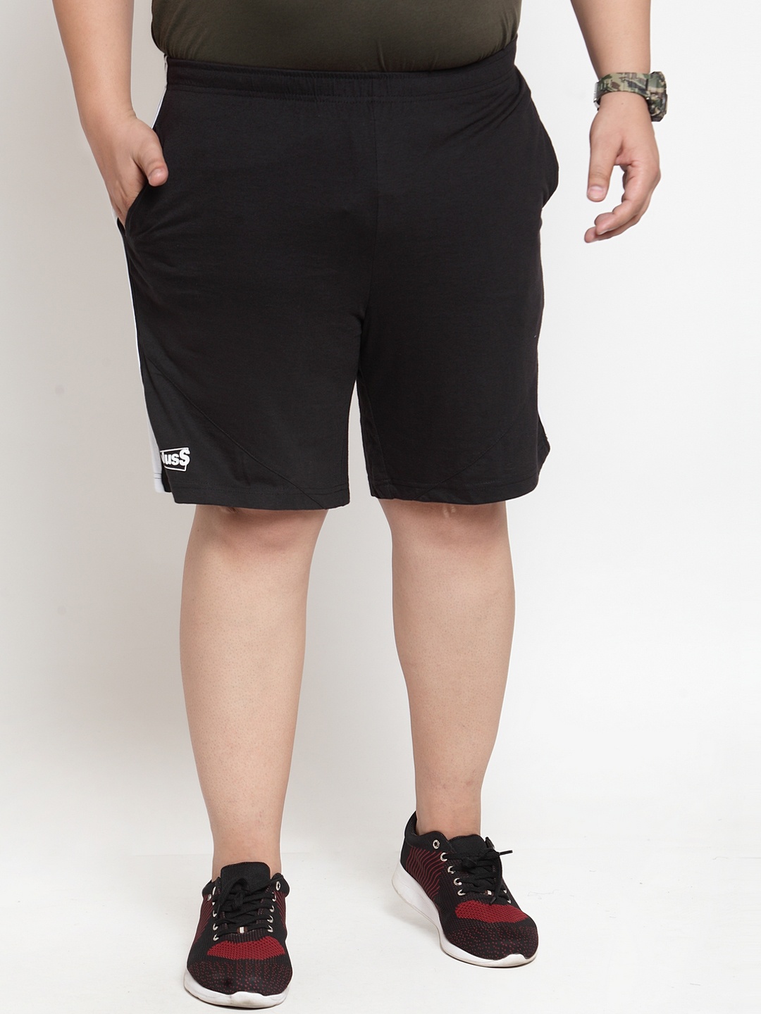 

plusS Men Black Solid Regular Fit Regular Shorts