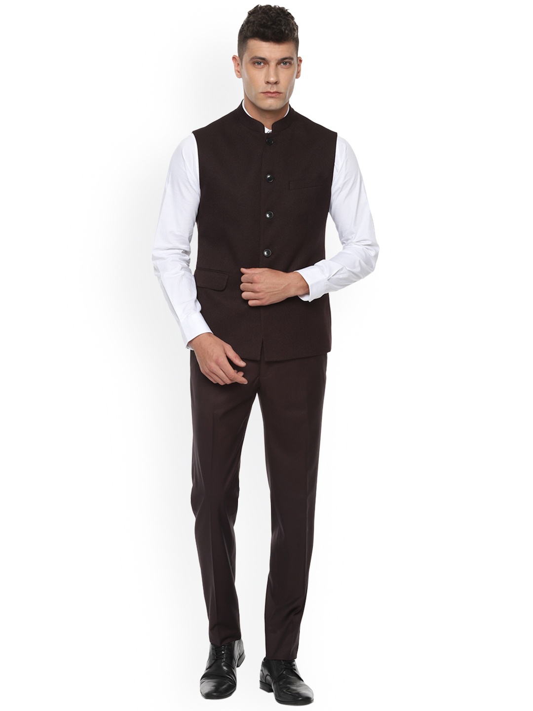 

Van Heusen Men Brown Solid Slim-Fit Suit