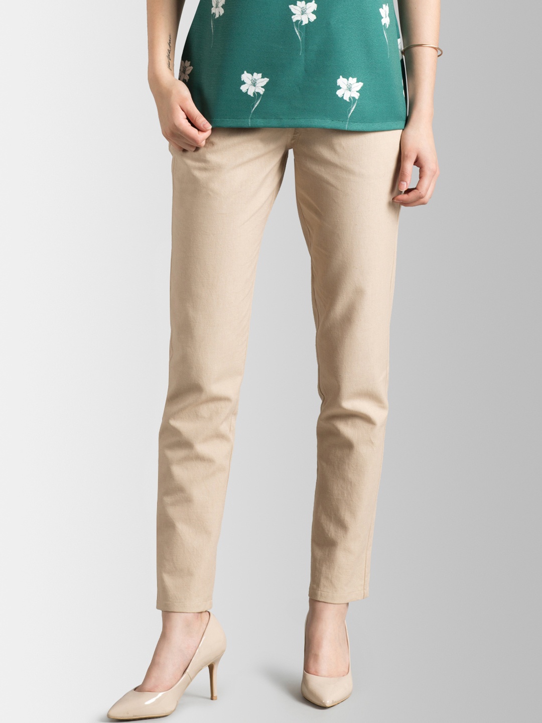 

FableStreet Women Beige Regular Fit Solid Cigarette Linen Trousers