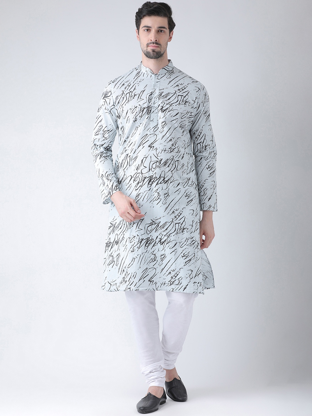 

DEYANN Men Blue & White Printed Kurta with Churidar
