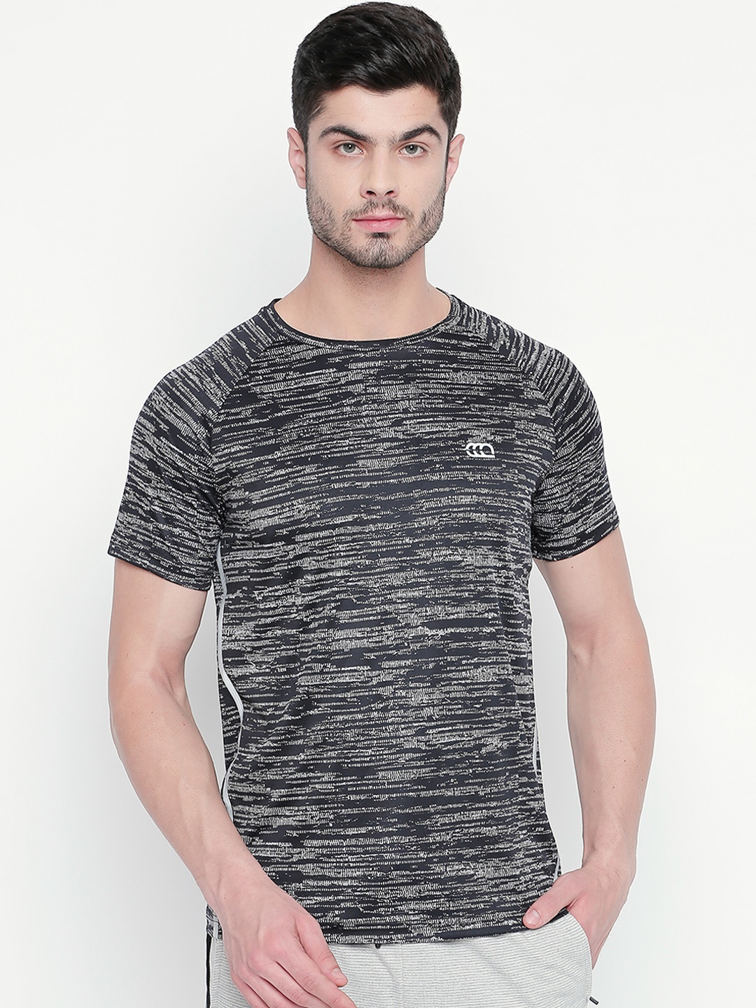 

Ajile by Pantaloons Men Black Solid Round Neck Pure Cotton T-shirt