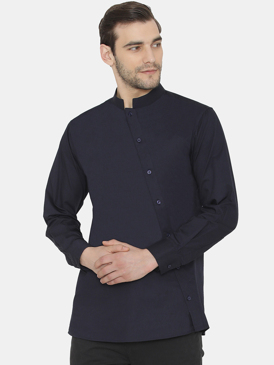 

Raas Men Navy Blue Regular Fit Solid Party Shirt