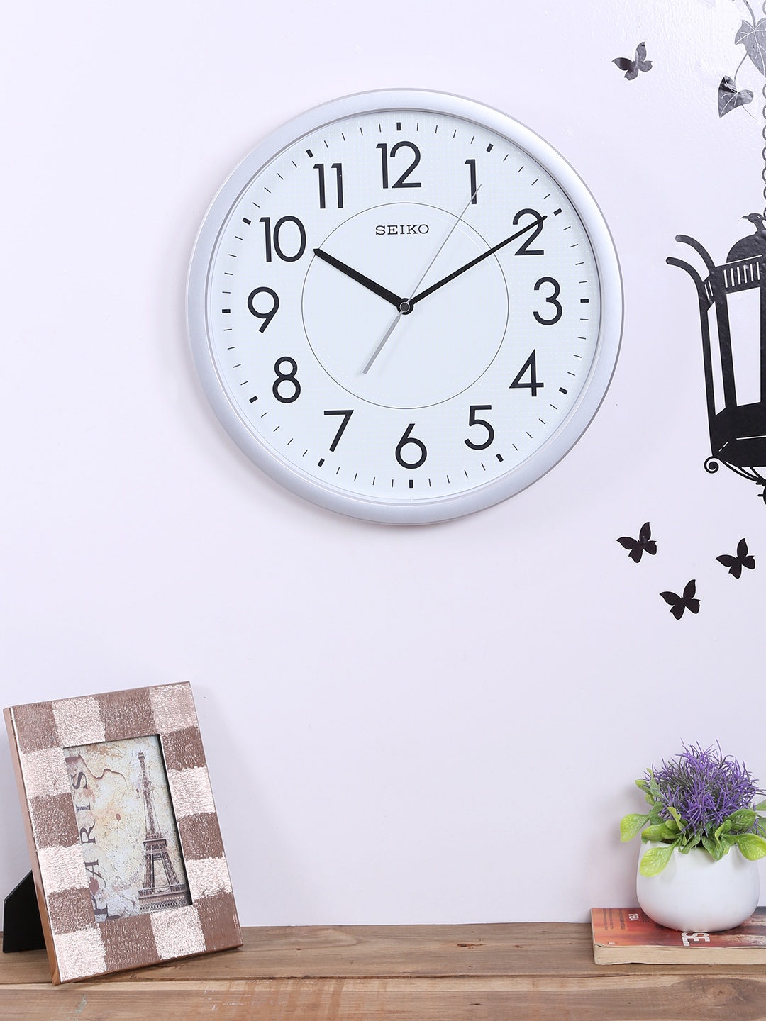 

SEIKO White Round Solid Analogue Wall Clock