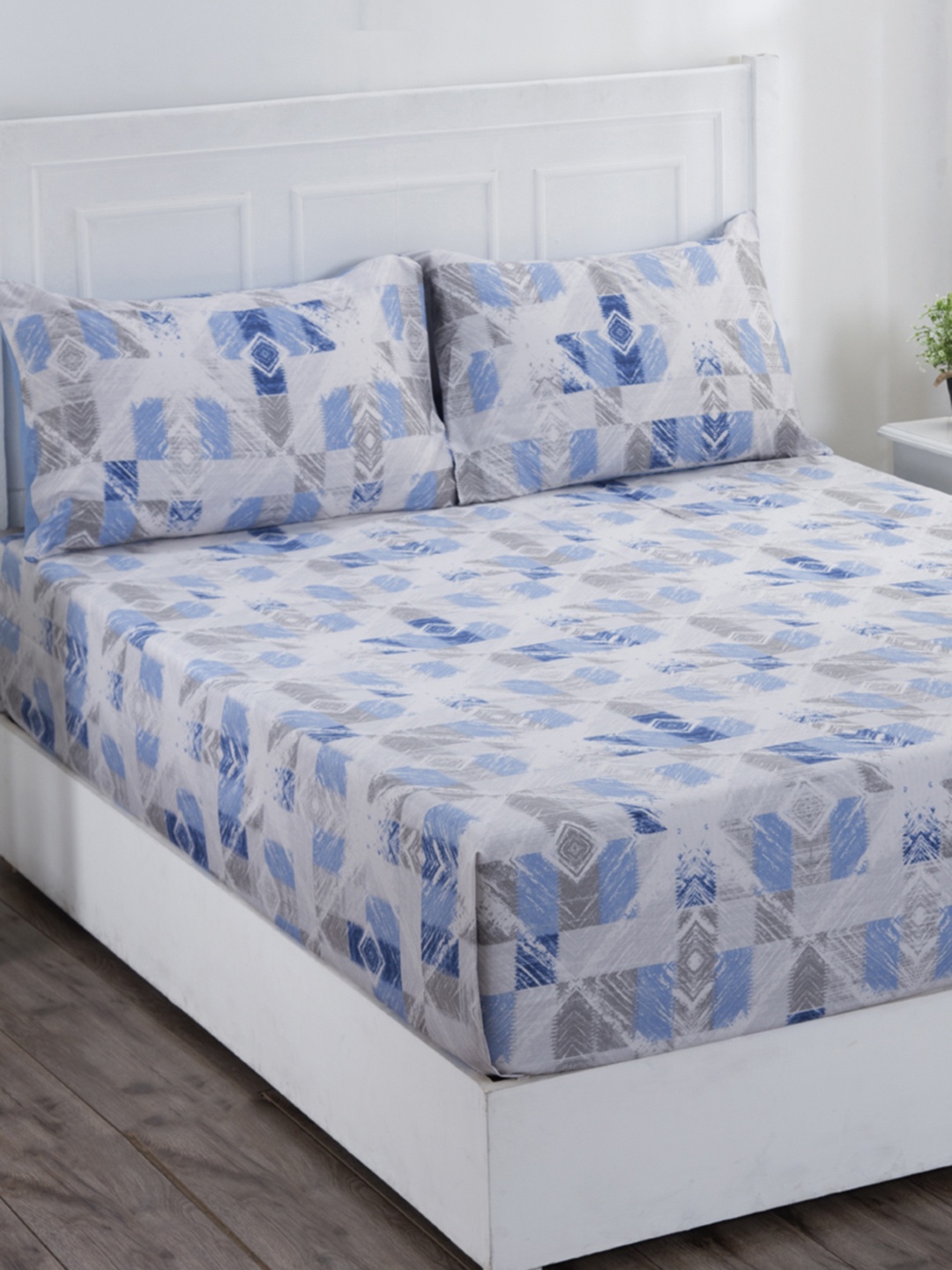 

MASPAR Blue Abstract 210 TC Cotton 1 Queen Bedsheet with 2 Pillow Covers