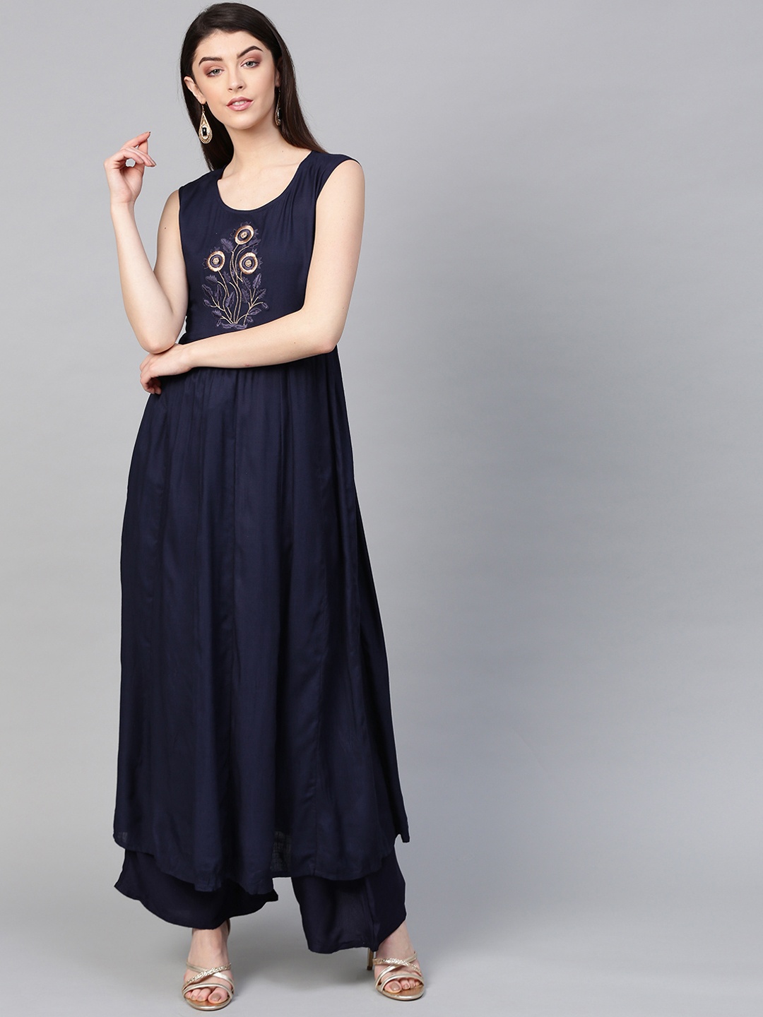 

Ishin Women Navy Blue Solid Anarkali Kurta