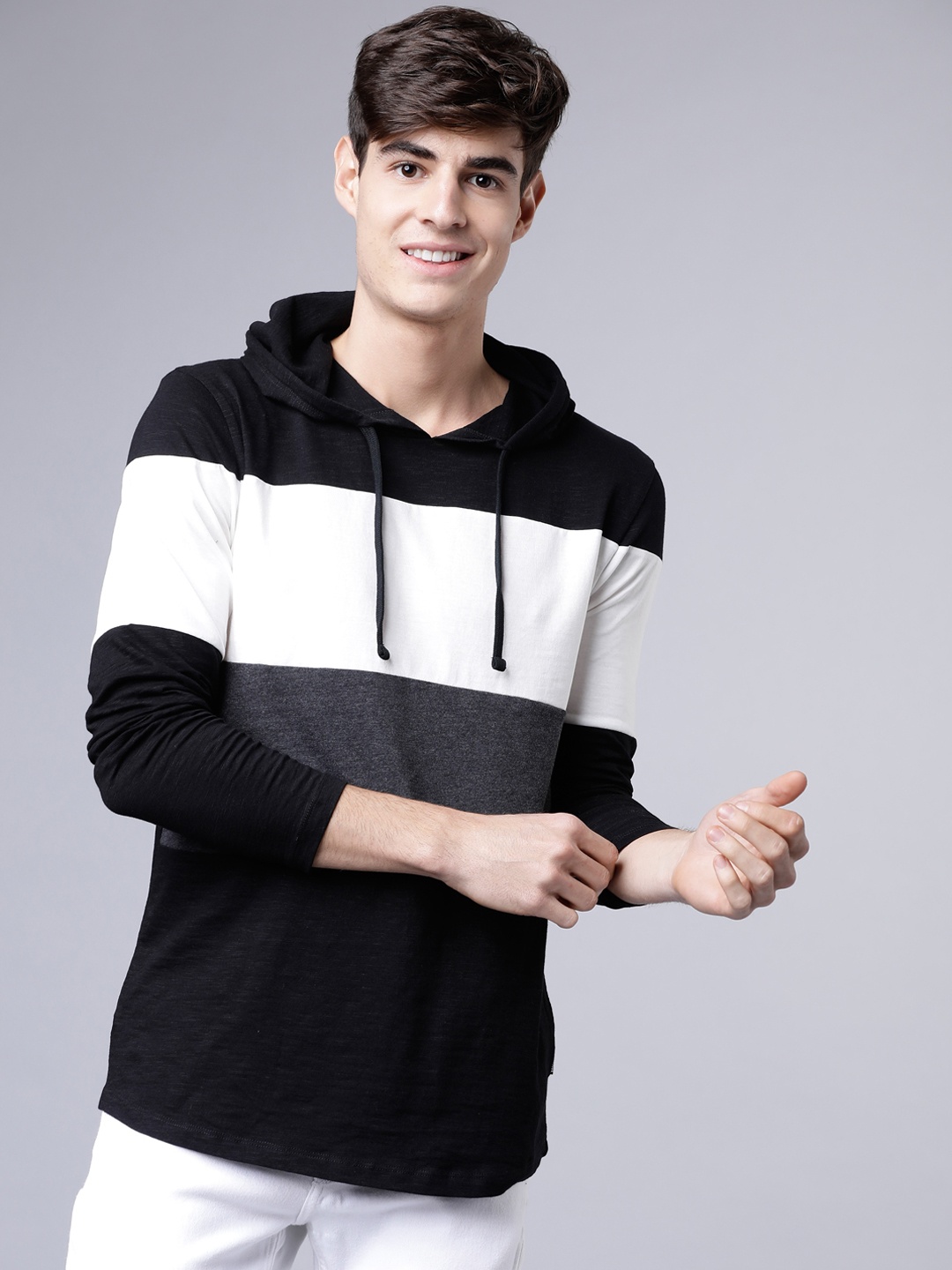 

LOCOMOTIVE Men Black & White Colourblocked Hood T-shirt
