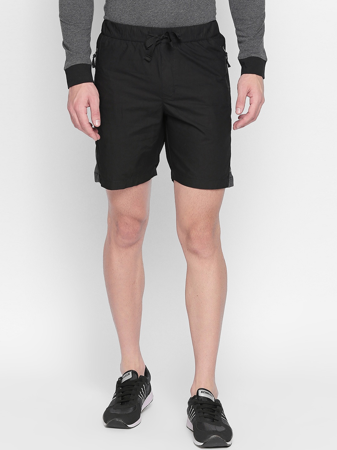 

beevee Men Black Solid Regular Fit Regular Shorts