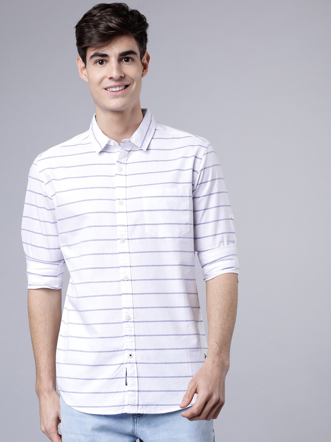 

LOCOMOTIVE Men White & Blue Slim Fit Striped Casual Shirt
