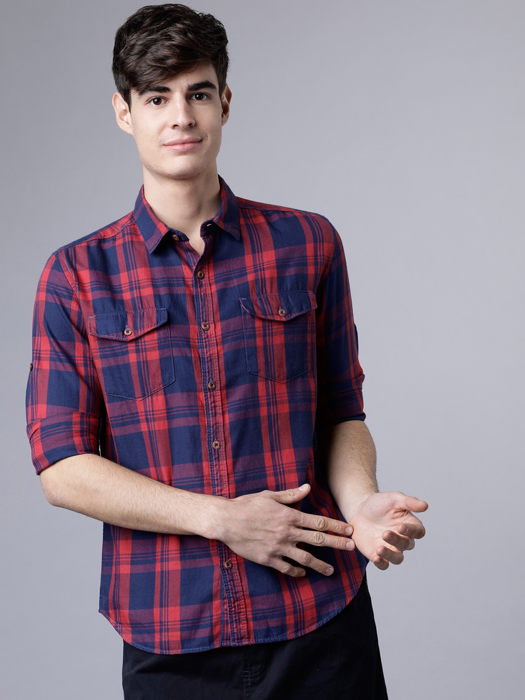

LOCOMOTIVE Men Navy Blue & Red Slim Fit Checked Casual Shirt