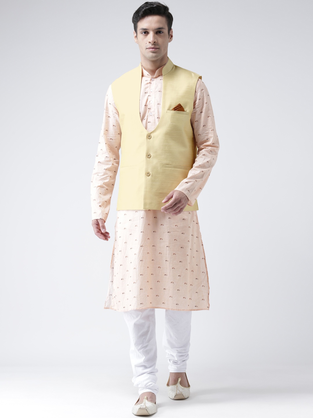 

DEYANN Men Peach-Coloured & White Printed Kurta with Churidar
