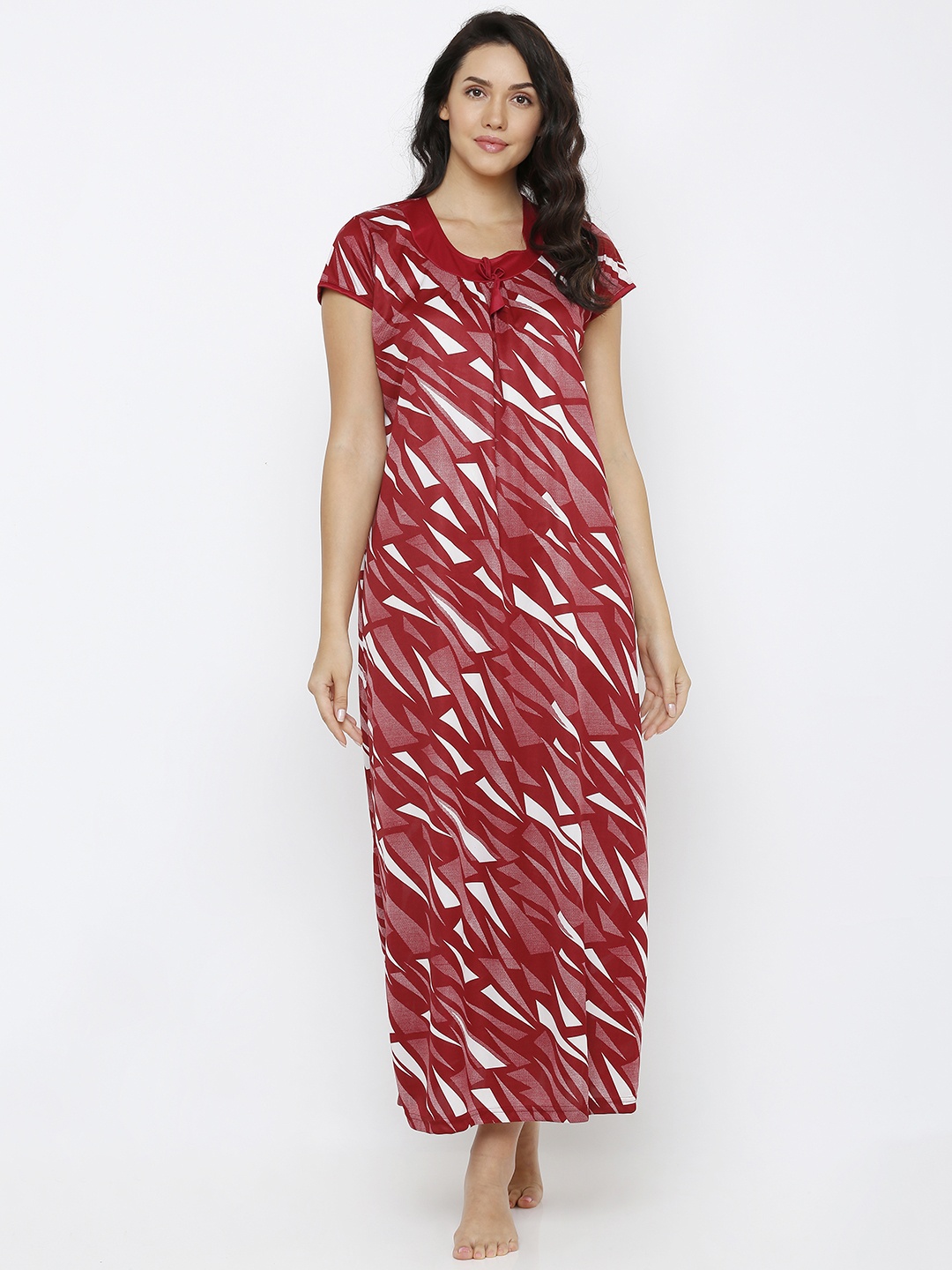 

Pretty Awesome Red & White Printed Nightdress PTAS360