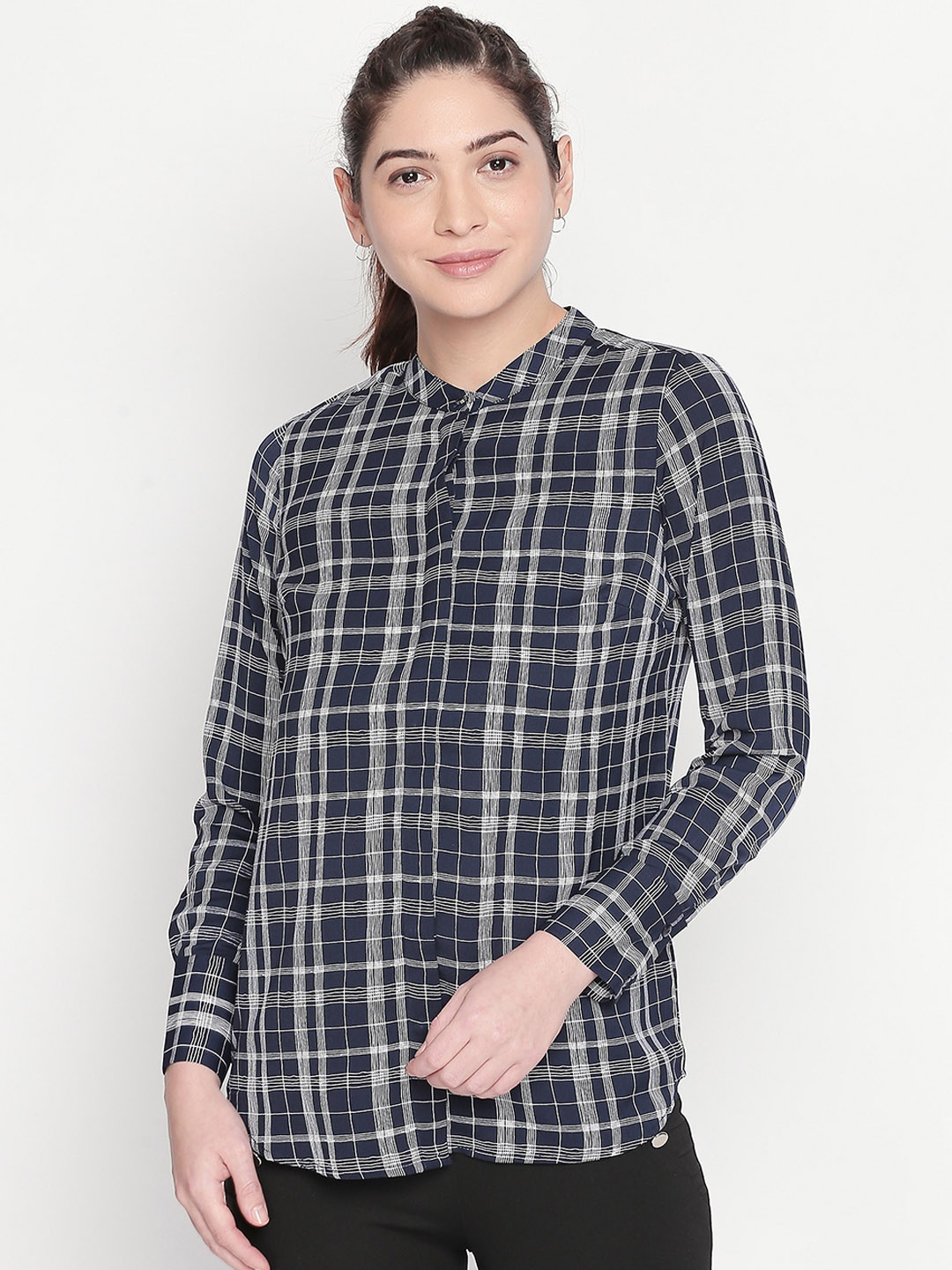 

Annabelle by Pantaloons Women Navy Blue & White Regular Fit Checked Casual Shirt