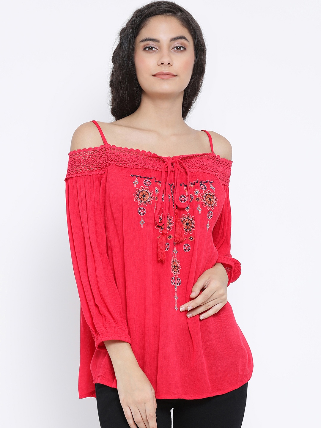

Oxolloxo Women Red Solid Embroidered Top