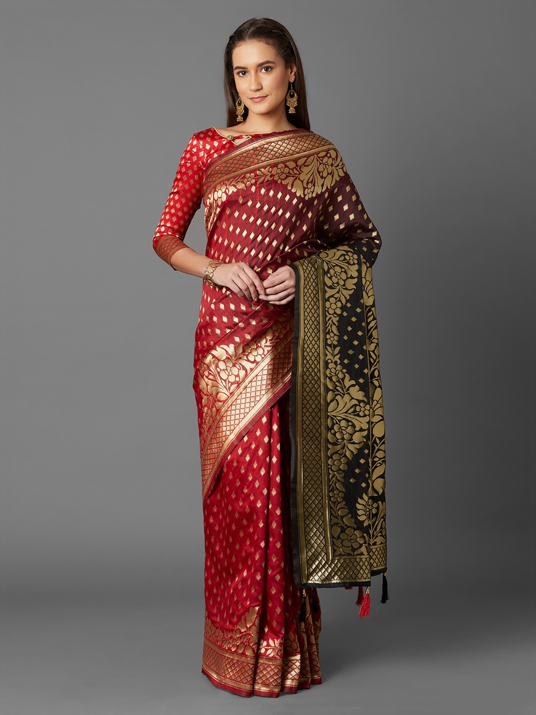 

Mitera Maroon & Black Silk Blend Woven Design Kanjeevaram Saree