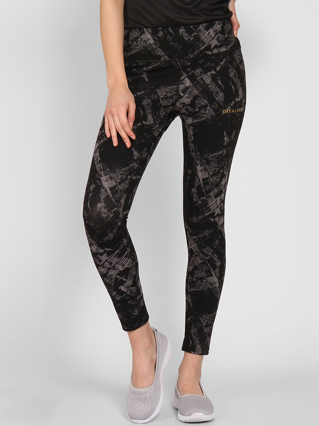 

OFF LIMITS Women Grey & Black Printed Tights