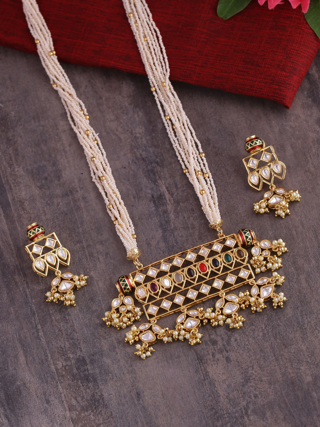 

Studio Voylla Women Gold-Toned & White Jewellery Set