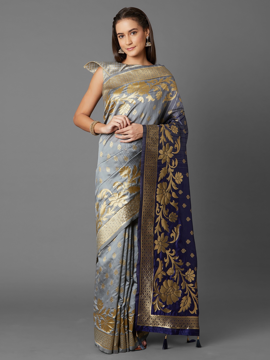 

Mitera Navy Blue & Grey Silk Blend Woven Design Kanjeevaram Saree