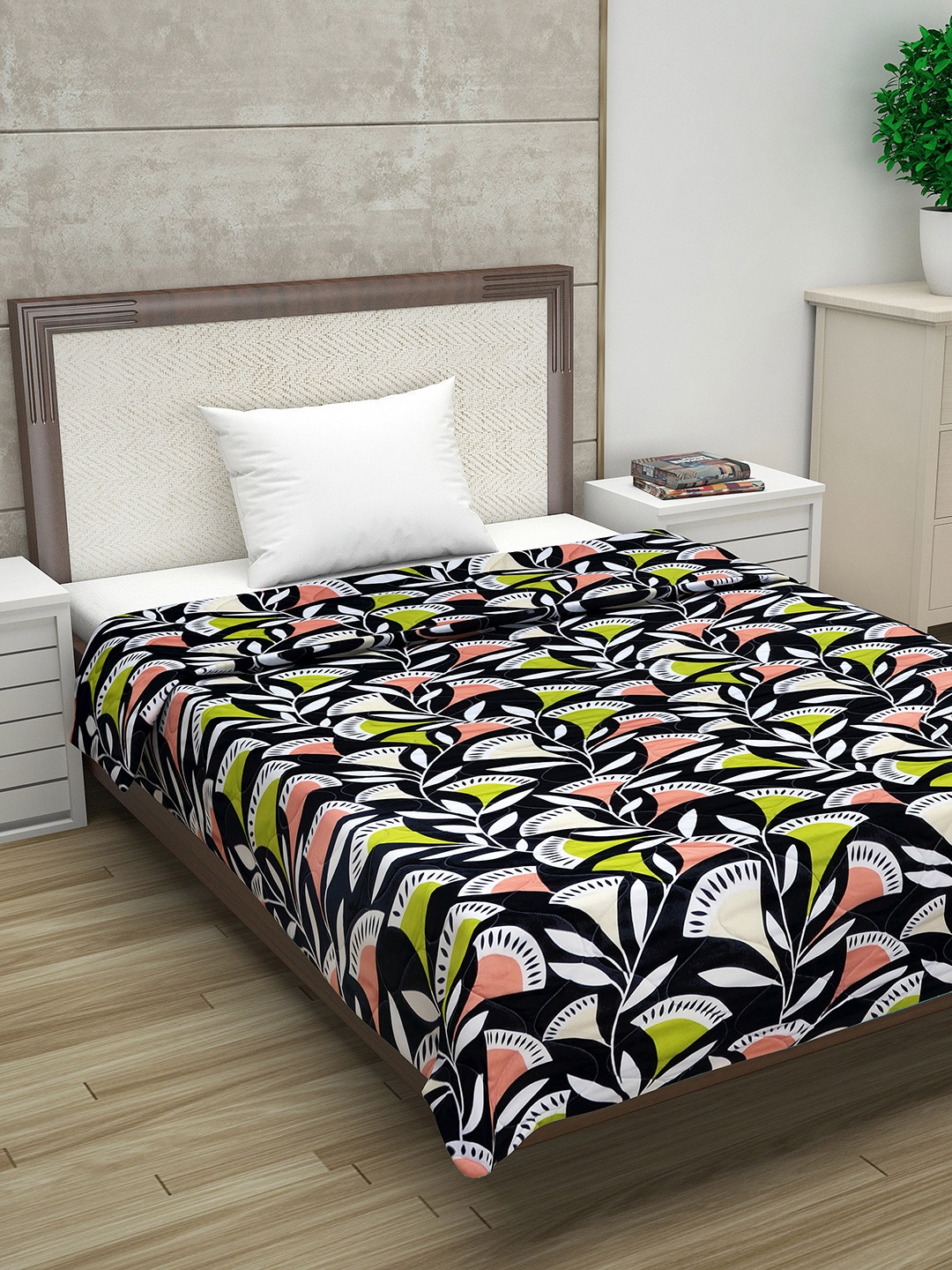 

Divine Casa Black & Green Floral Mild Winter 110 GSM AC Single Bed Comforter