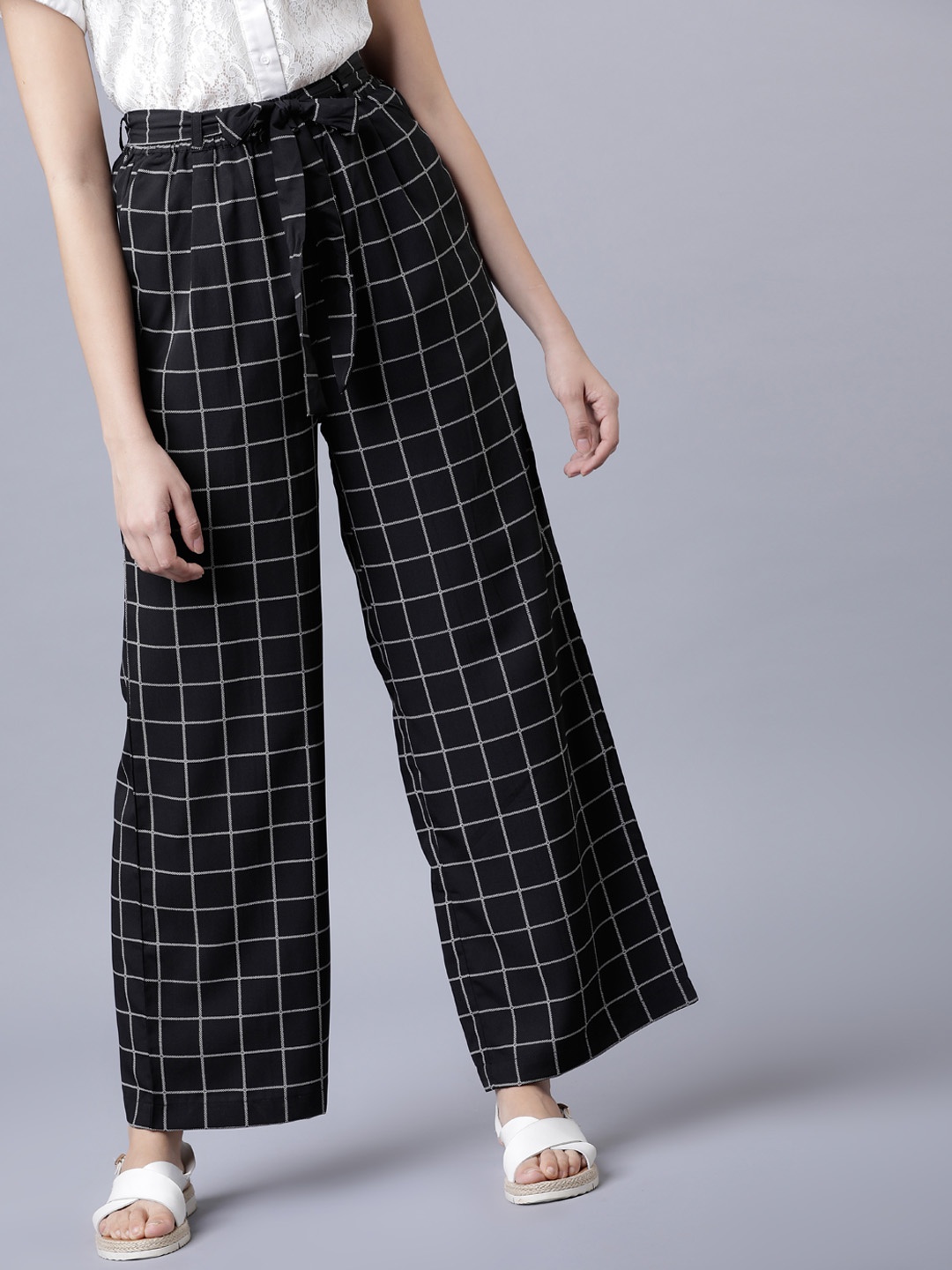 

Tokyo Talkies Women Black & White Printed Straight Palazzos