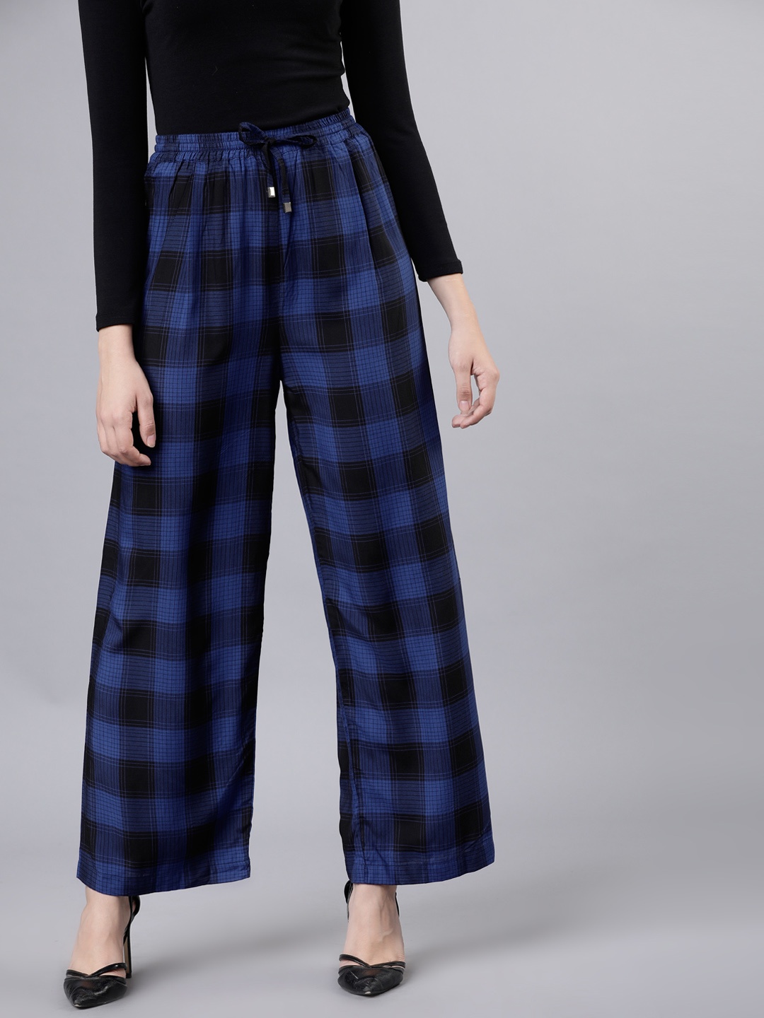 

Tokyo Talkies Women Blue & Black Regular Fit Checked Parallel Trousers