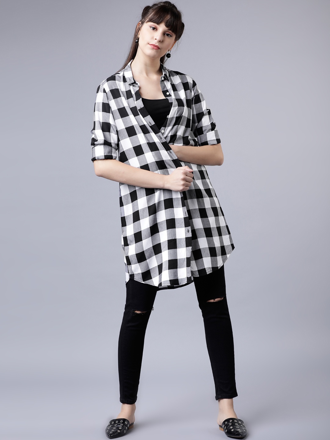 

Tokyo Talkies Women Black & White Longline Checked Shirt