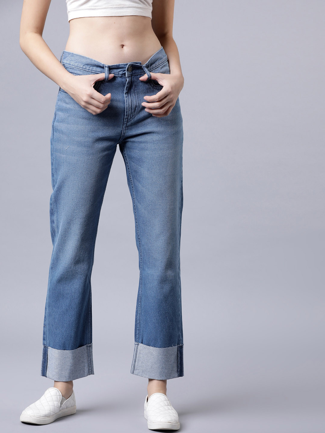 

Tokyo Talkies Women Blue Boyfriend Fit Mid-Rise Clean Look Jeans
