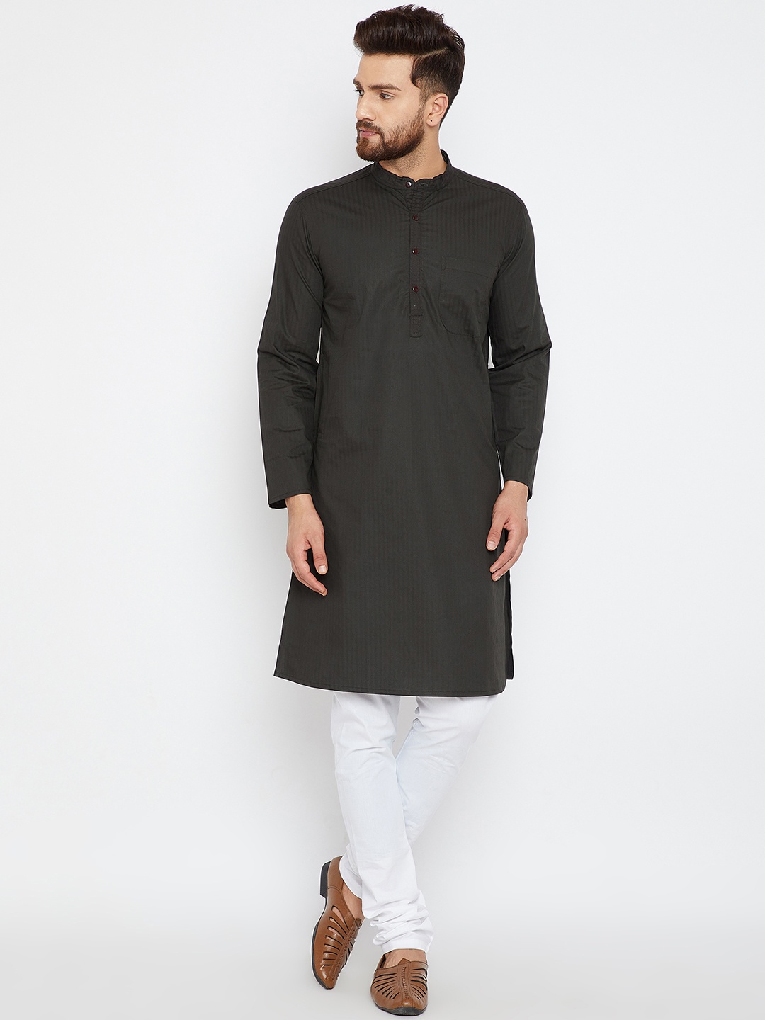 

even Men Green Solid Kurta with Churidar