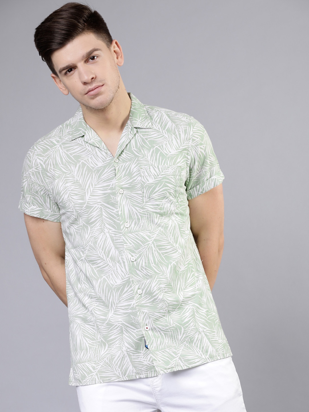 

LOCOMOTIVE Men Green & White Slim Fit Printed Casual Shirt
