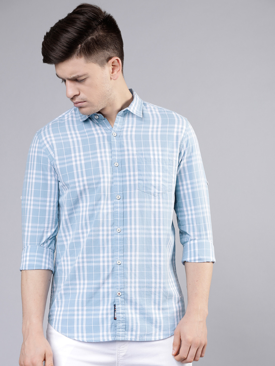 

LOCOMOTIVE Men Blue & White Slim Fit Checked Casual Shirt