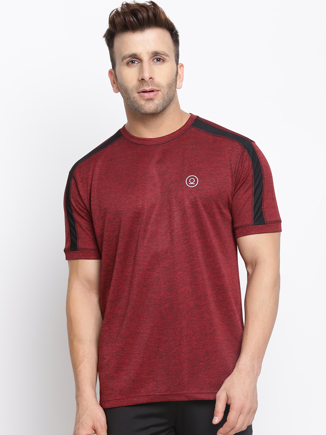 

CHKOKKO Men Maroon Solid Round Neck Dry Fit Training T-shirt