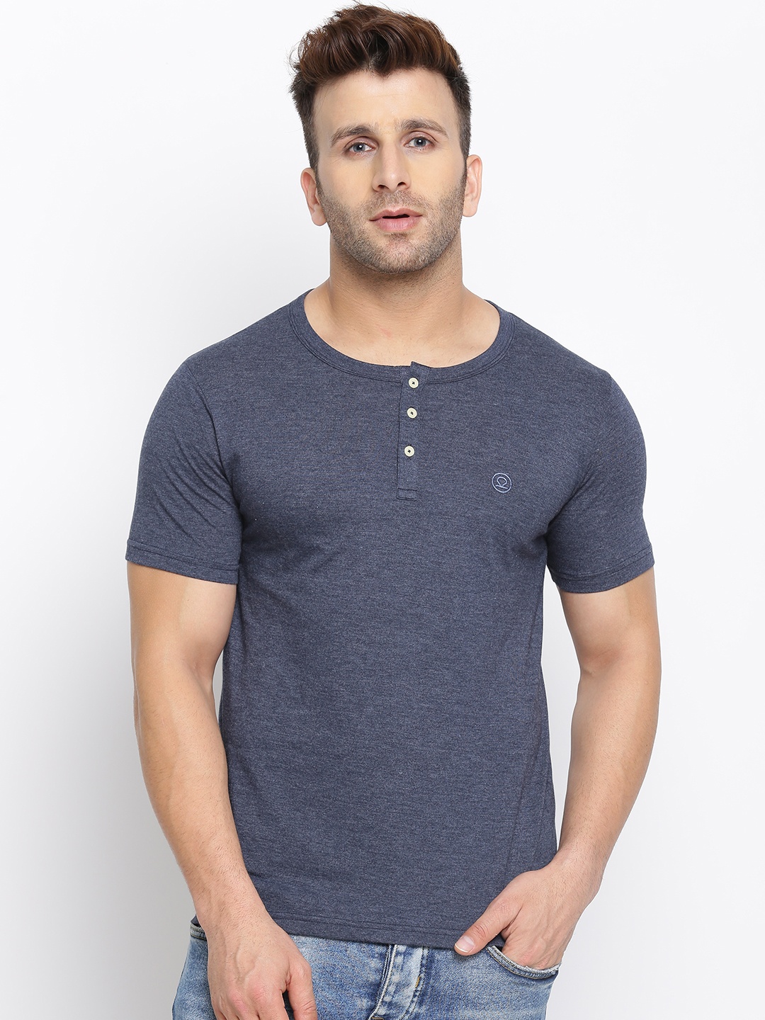 

CHKOKKO Men Blue Solid Henley Neck T-shirt