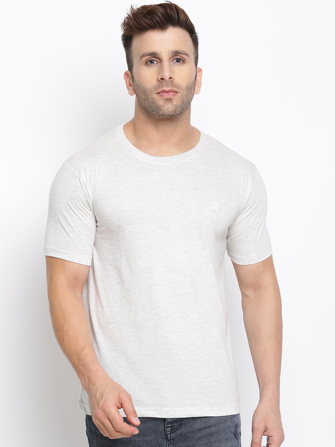 

CHKOKKO Men Off-White Solid Round Neck T-shirt