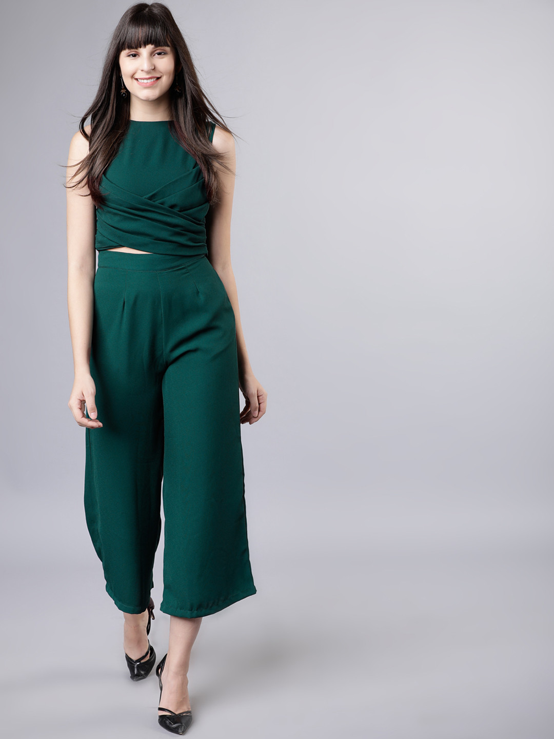 

Tokyo Talkies Women Green Solid Crop Top with Trousers