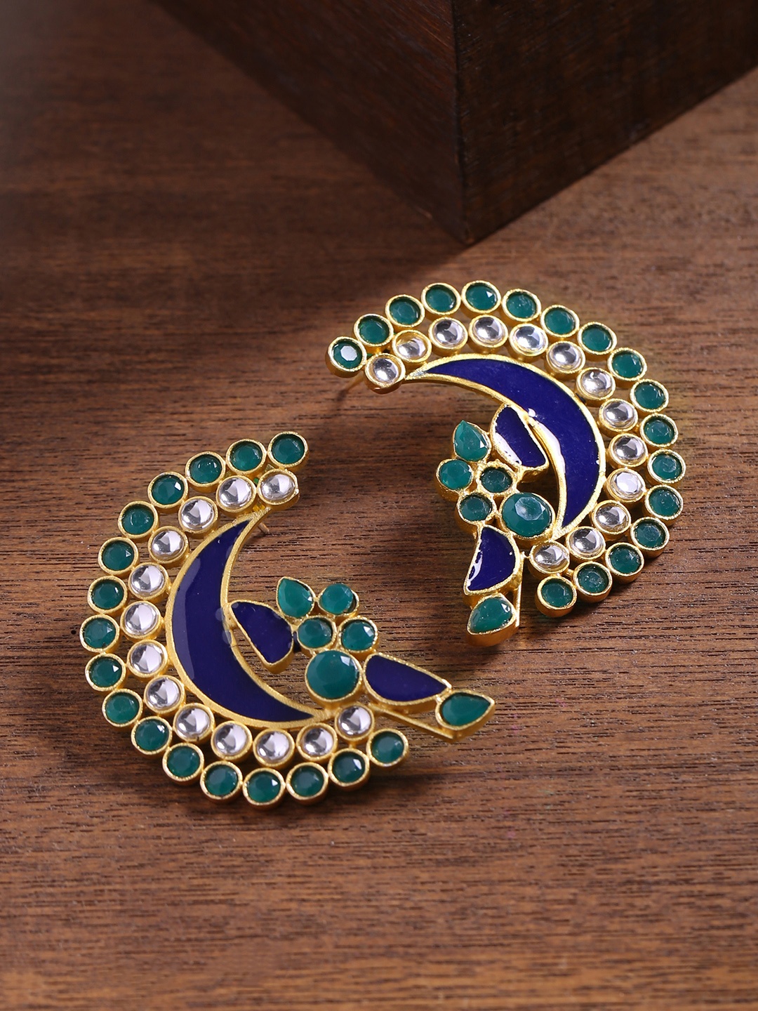 

Shoshaa Women Green & Blue Gold-Plated Crescent Shaped Studs