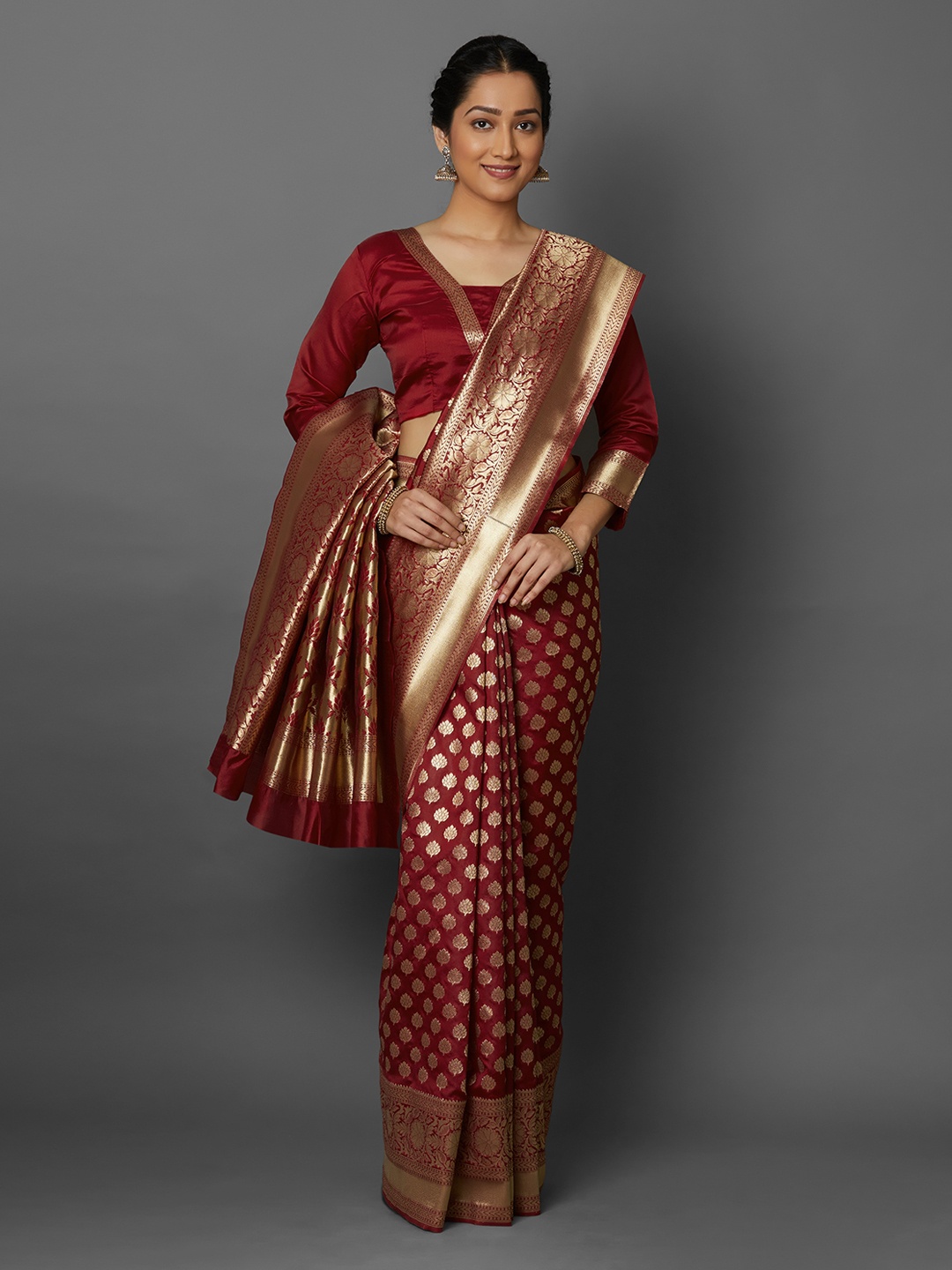 

Mitera Maroon & Gold-Toned Silk Blend Woven Design Kanjeevaram Saree