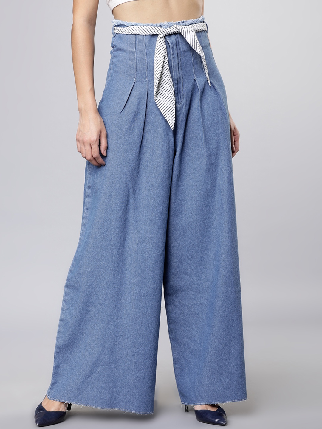 

Tokyo Talkies Women Blue Flared Mid-Rise Clean Look Jeans