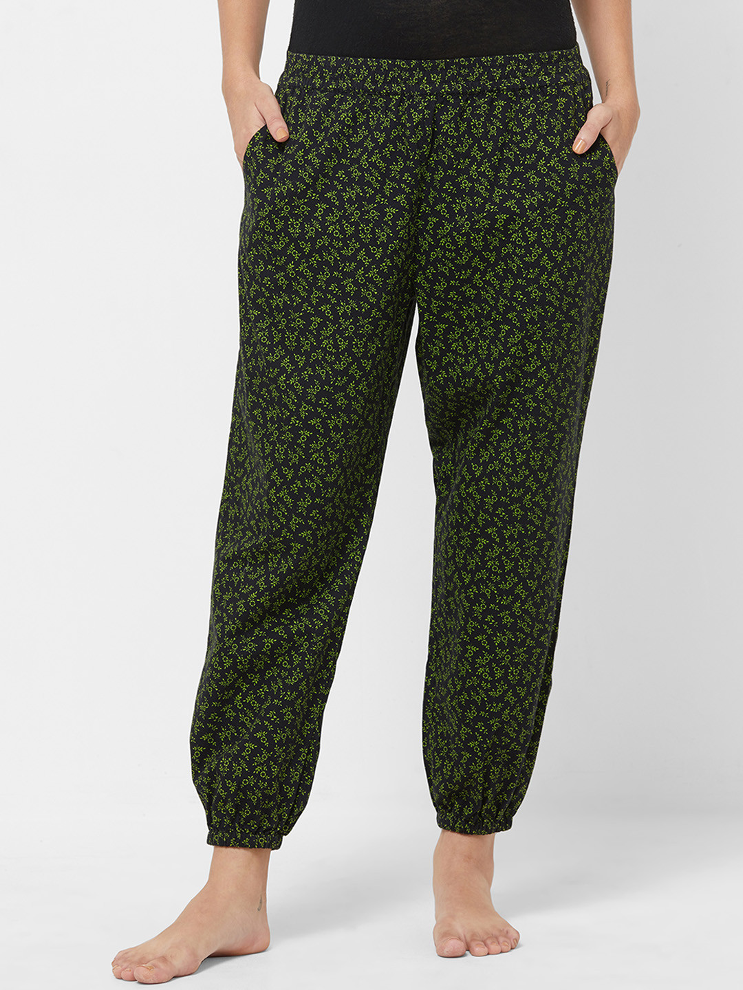 

Mystere Paris Women Black & Green Printed Lounge Pants G392A